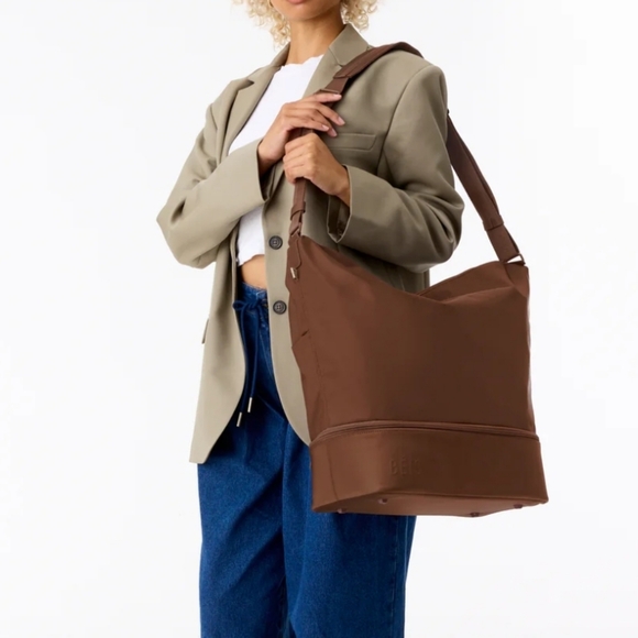 BEIS Crescent Weekender - NWT - Maple - Picture 4 of 7